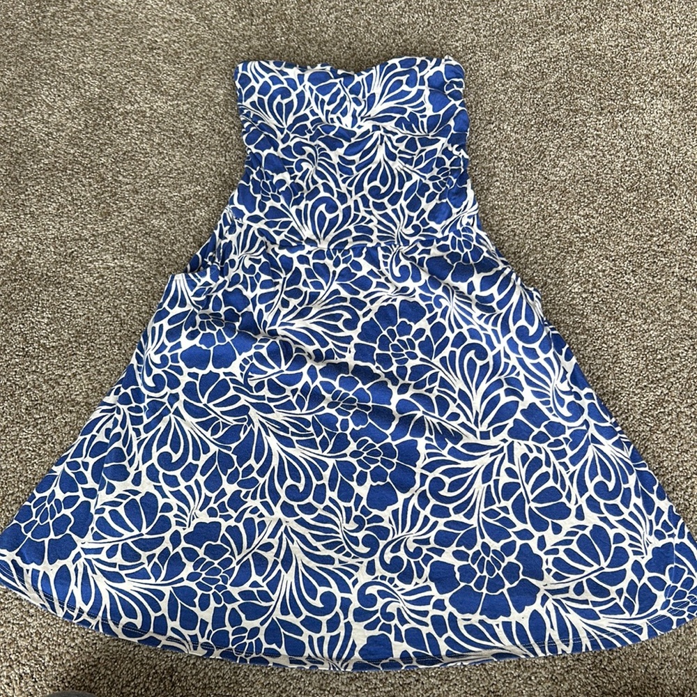 Gap strapless dress WITH pockets.